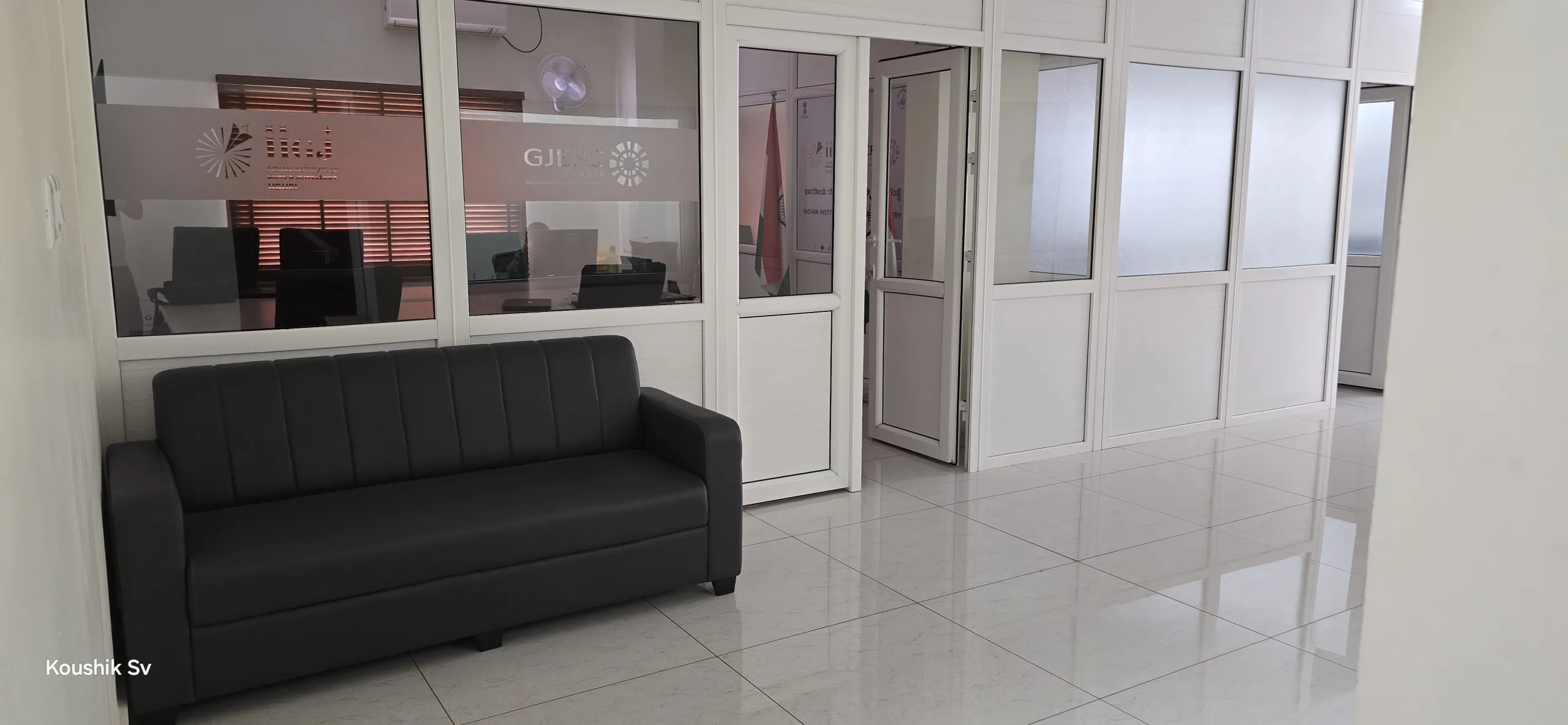 8.Lobby