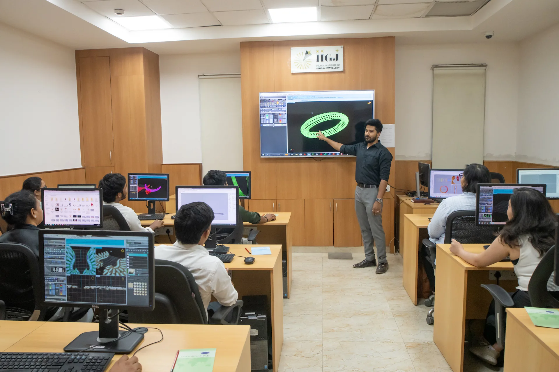 DIPLOMA IN CAD 1 Dipl in Computer Aided Design Header jpg
